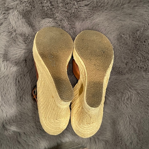 Size 7 gorgeous wicker and cognac coloured wedges. - Picture 4 of 4